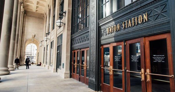 Murder Suspect Killed in Chicago Train Station Gunfight