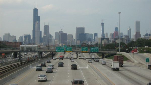 1 dead, 1 hurt Thursday morning in surging Chicago expressway gun violence