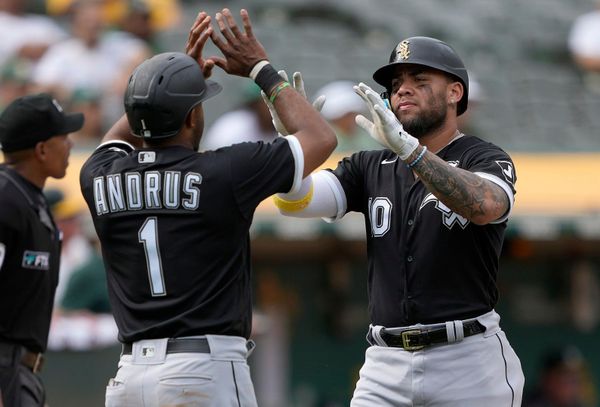 Andrus HR vs former team, surging White Sox 20 hits, rout A's
