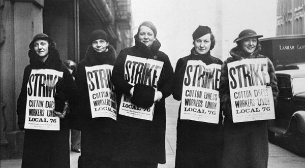 Illinois takes center stage in battle over union rights vote