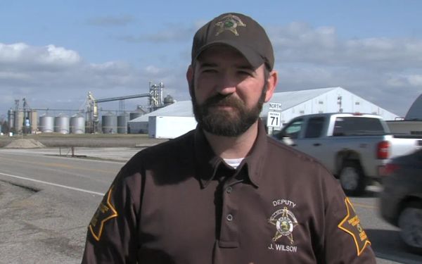 Indiana sheriff's deputy, Illinois suspect shot after chase