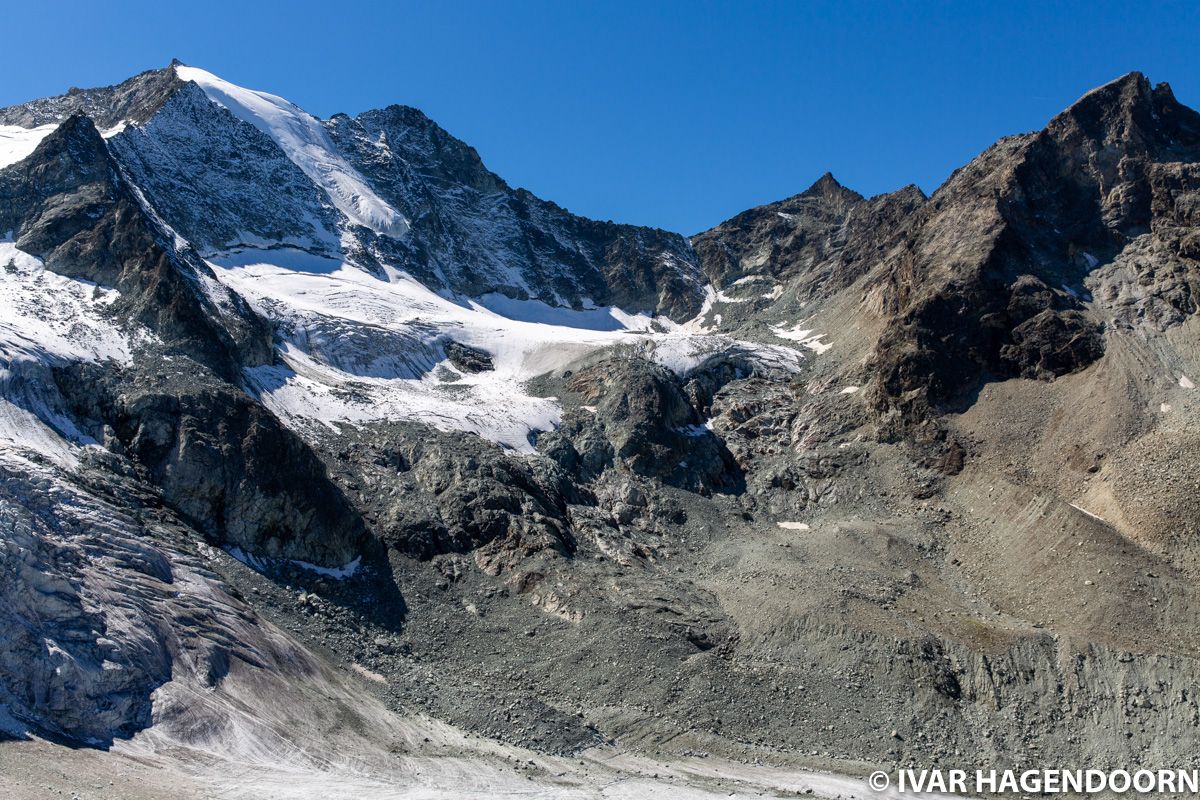 View from the Cabane de Moiry trail