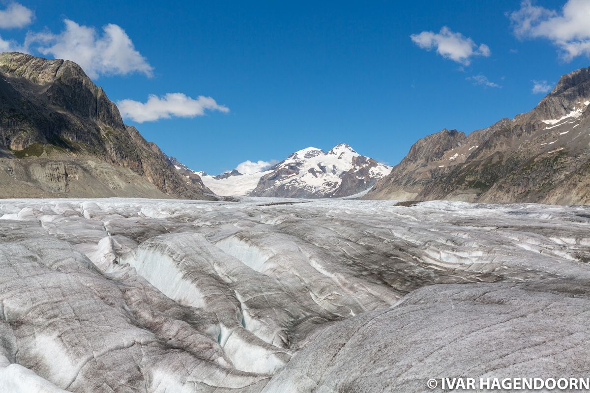 View from somewhere on the middle of the Aletschgletscher