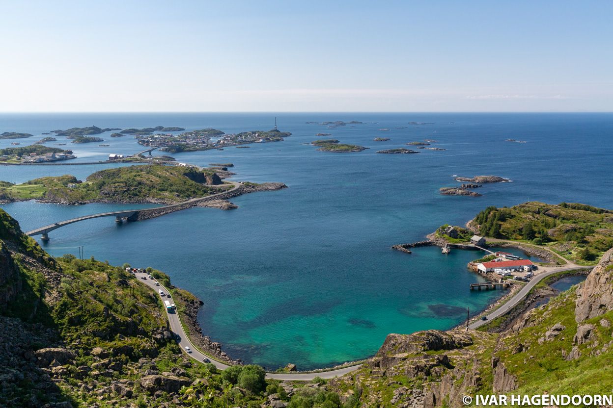 View of Henningsvaer from Festvågtinden