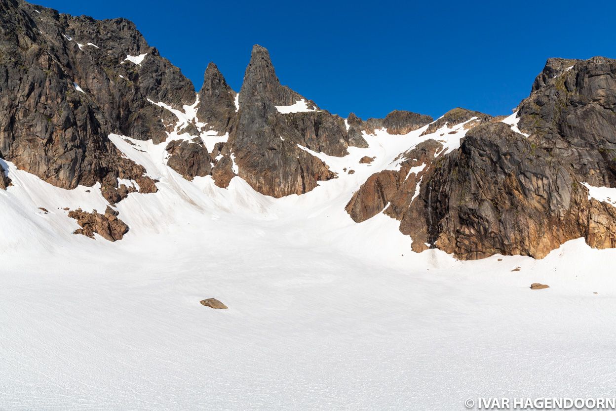 Snow field in the valley below Møysalen