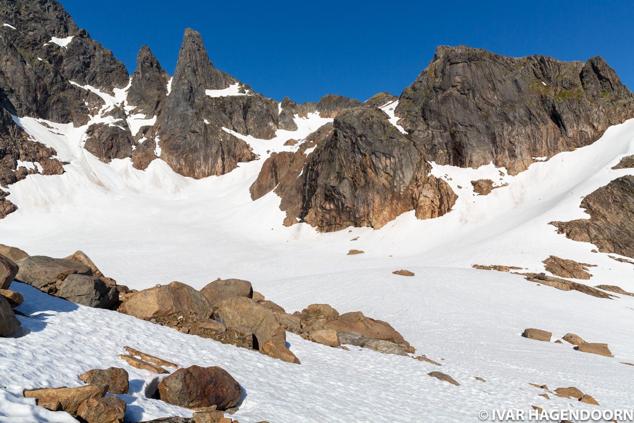 Snow field in the valley below Møysalen