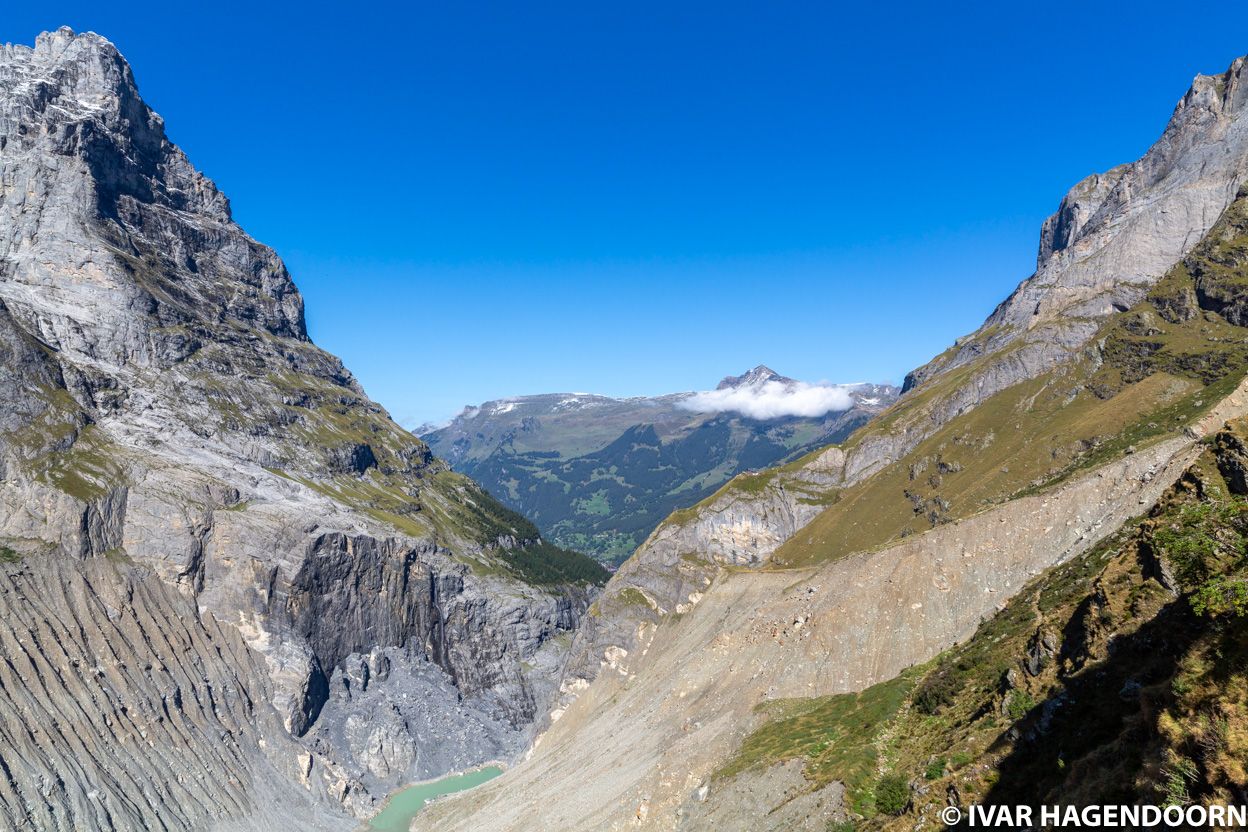 On the way to the Schreckhornhütte