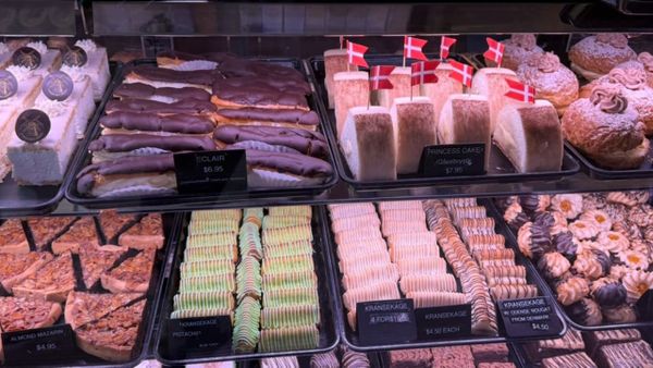 Mindful Eating During the Holidays: Staying Nourished and Present