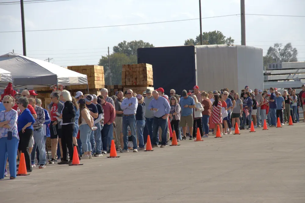 Attendees wait in line to enter HME Inc. during a rally with Vice President JD Vance in Topeka, Kan., on Monday, Oct. 26, 2026. (Matthew Petillo/Citizen Journal)