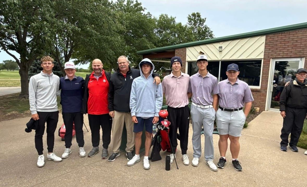 Bullpups Boys Golf Advances to State