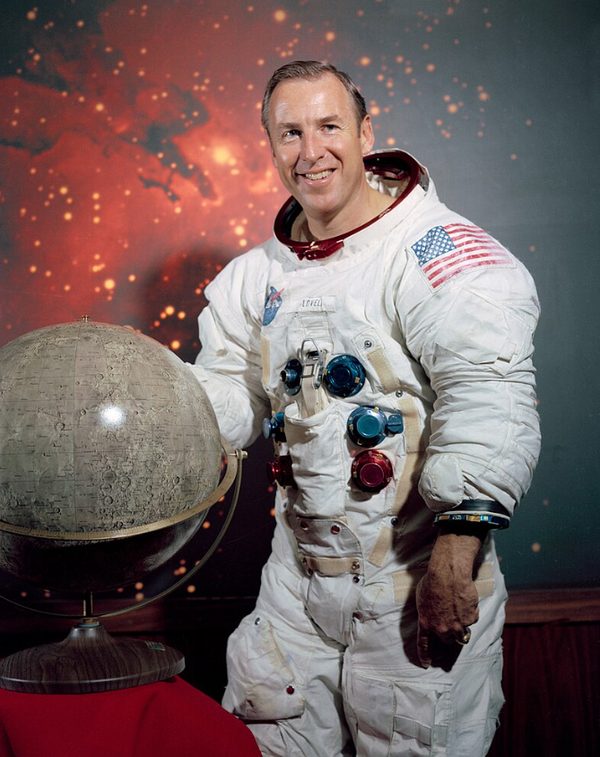 Apollo 13 Commander Jim Lovell Dies at 97