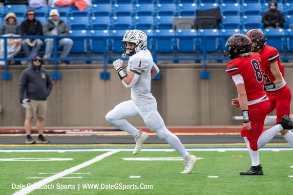 Sterling rallies past Rossville 35-34 for first state title since 1982