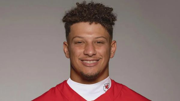 Mahomes tears ACL