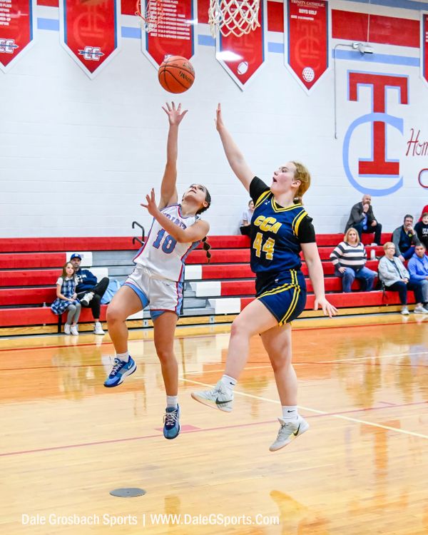 Trinity Catholic snaps 14-game skid with last-second win over Central Christian