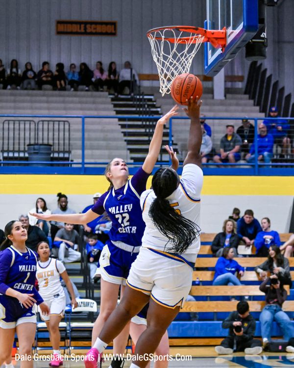 Salthawks rally past Hornets 51-40 in girls basketball