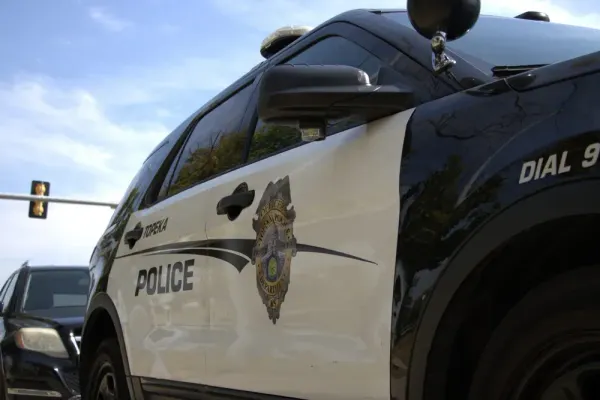 Topeka school board to fight city over expiring police contract