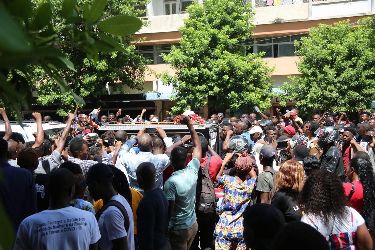 Mozambique police fire tear gas on protest rapper’s funeral march