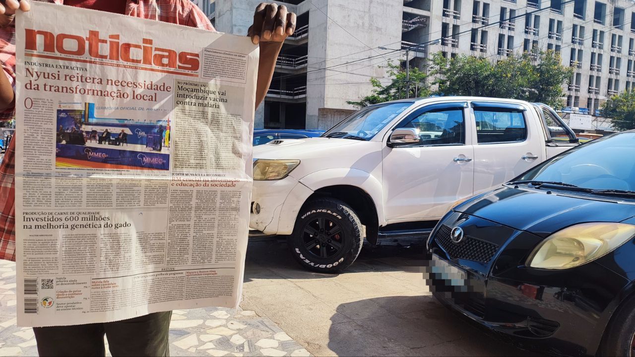 Did Boaventura Mucipo jump, or was he pushed?