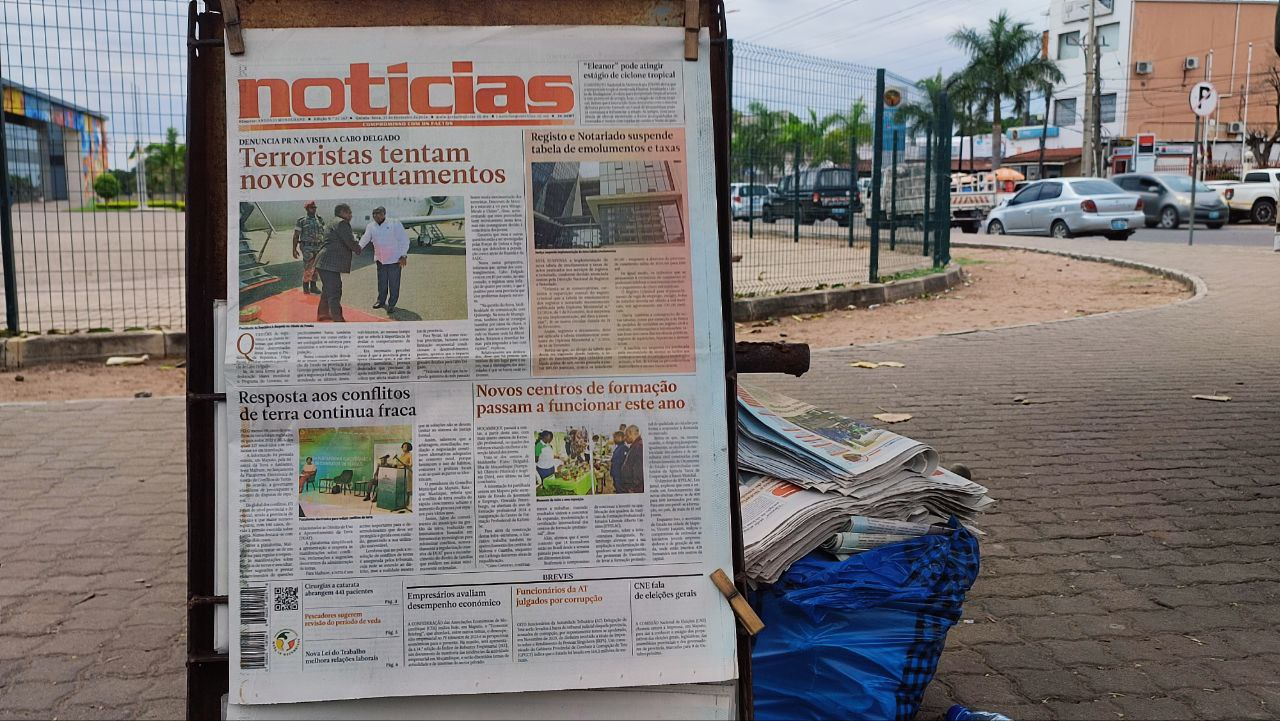 Cabo Delgado: Nyusi flies in