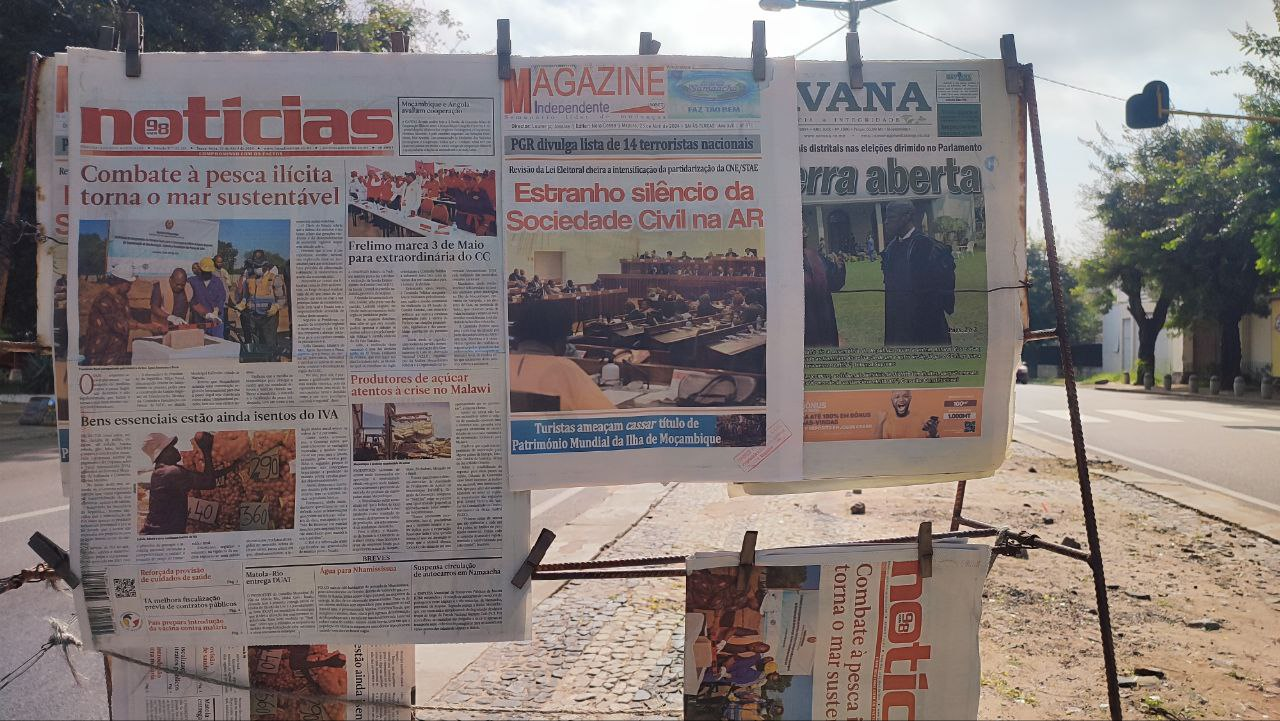 Frelimo keeps itself guessing