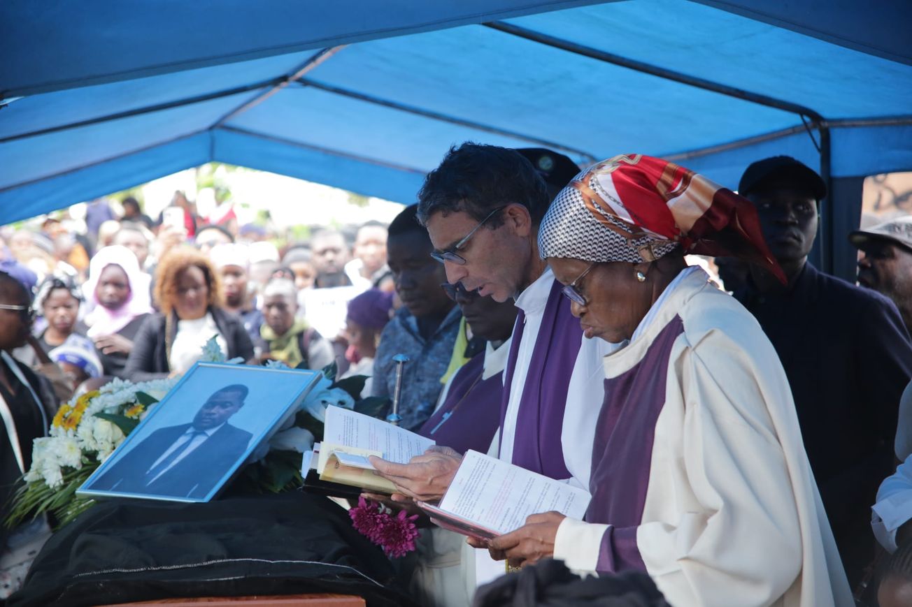 In pictures: the funeral of Elvino Dias
