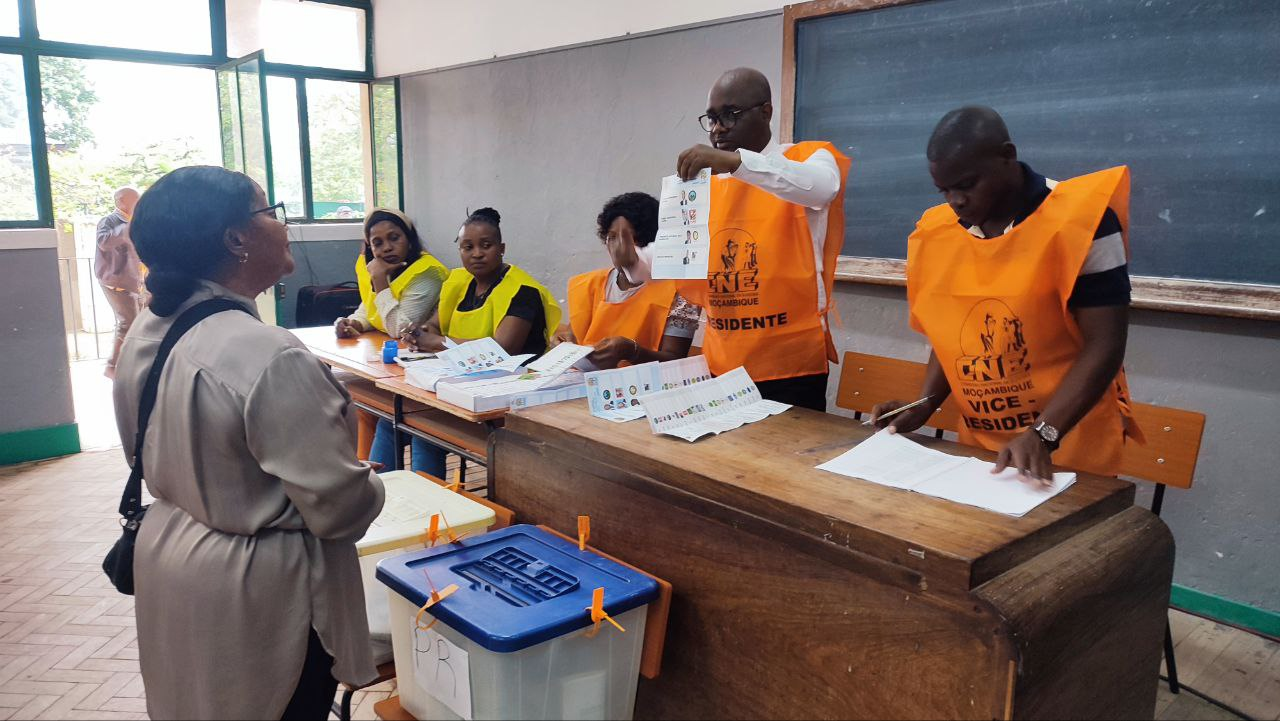 As it happened: voting underway in Mozambique's general elections