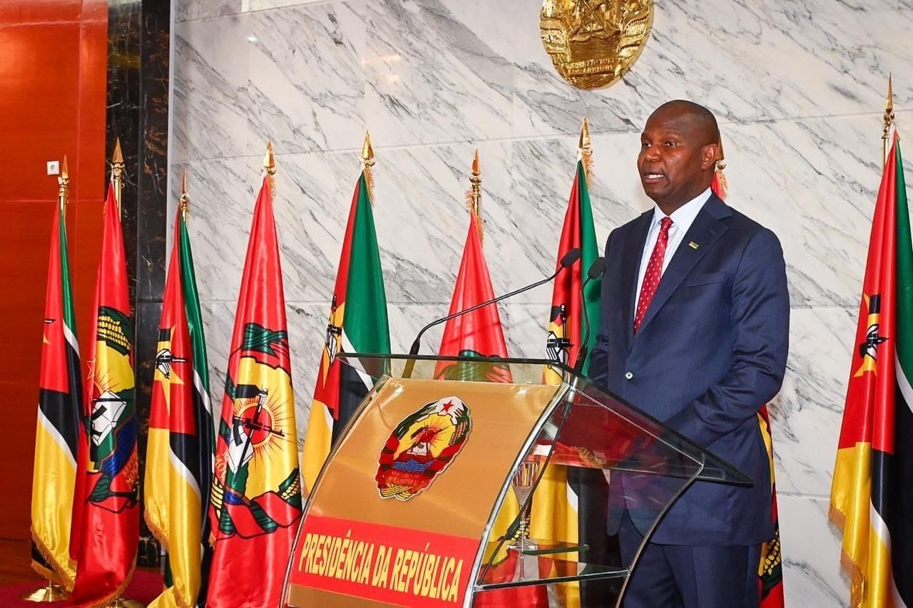 Chapo asks for plans to close and merge government agencies