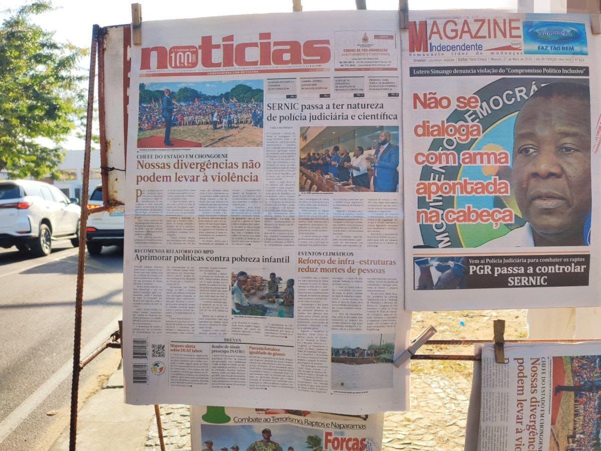 Sernic throws off the handcuffs