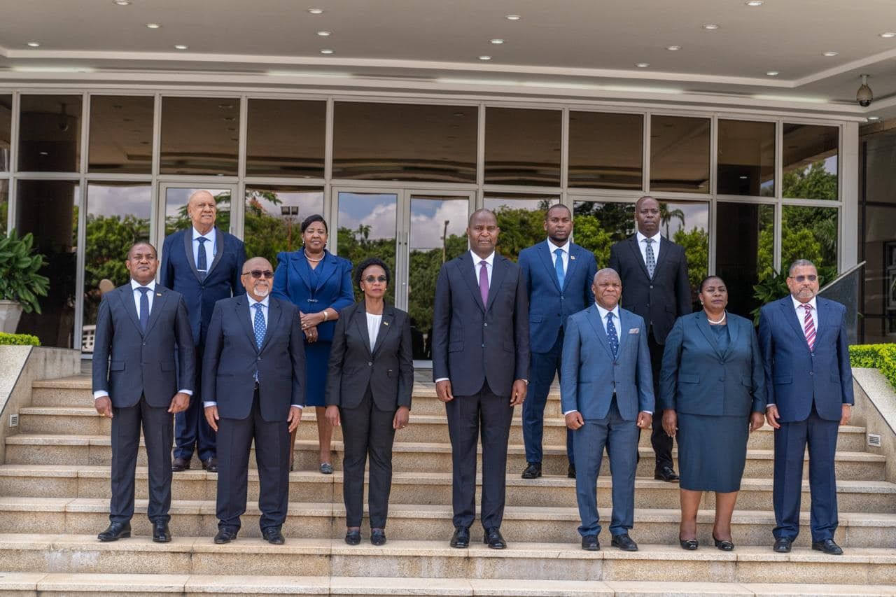 Time to end the muddle of provincial government