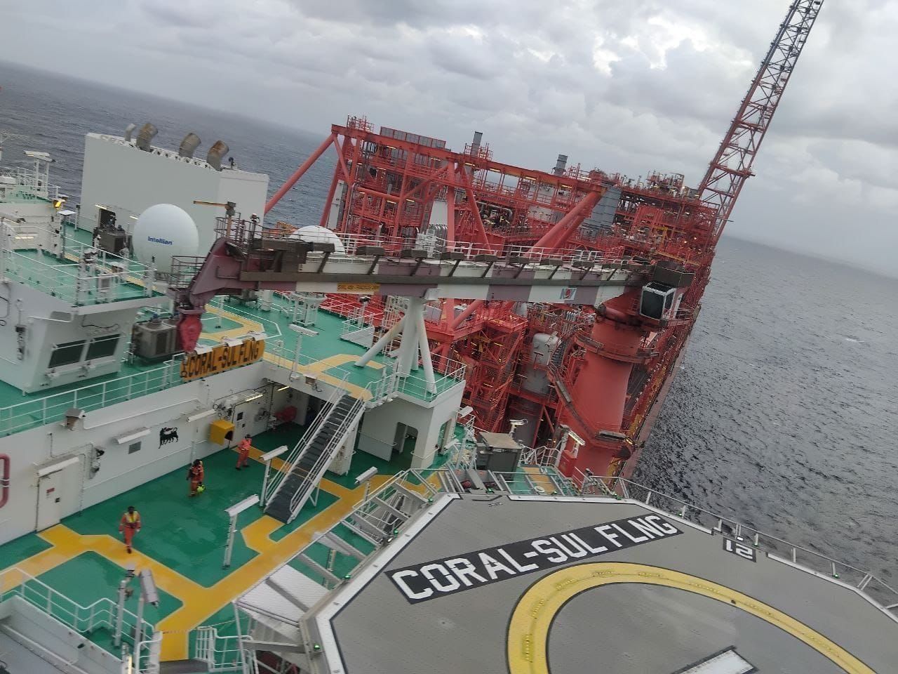 Eni tests market for larger third floating LNG platform