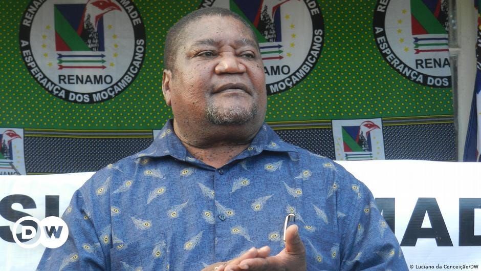 Talk to Nyusi about hidden debts, says ex-president Guebuza; Violence in Manica and Sofala triggers new wave of refugees