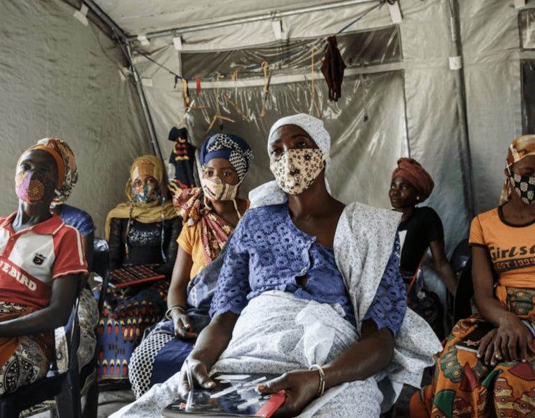 More than 200,000 people crossed Mozambique's borders over festive season; New figures show economy still sluggish