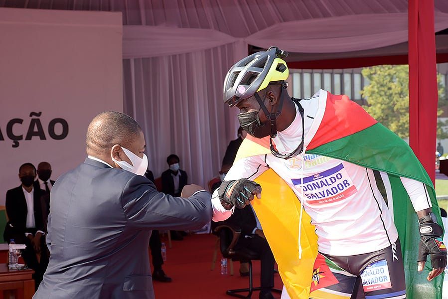 Rwanda plans military deployment to Cabo Delgado; Central bank charges Standard Bank with market manipulation