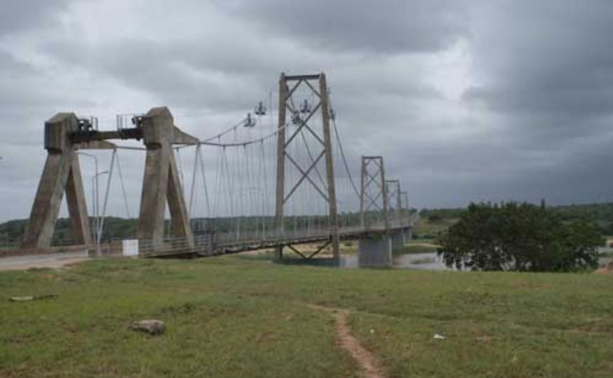 Mozambique truckers face ‘huge costs and delays’ due to Save bridge restrictions