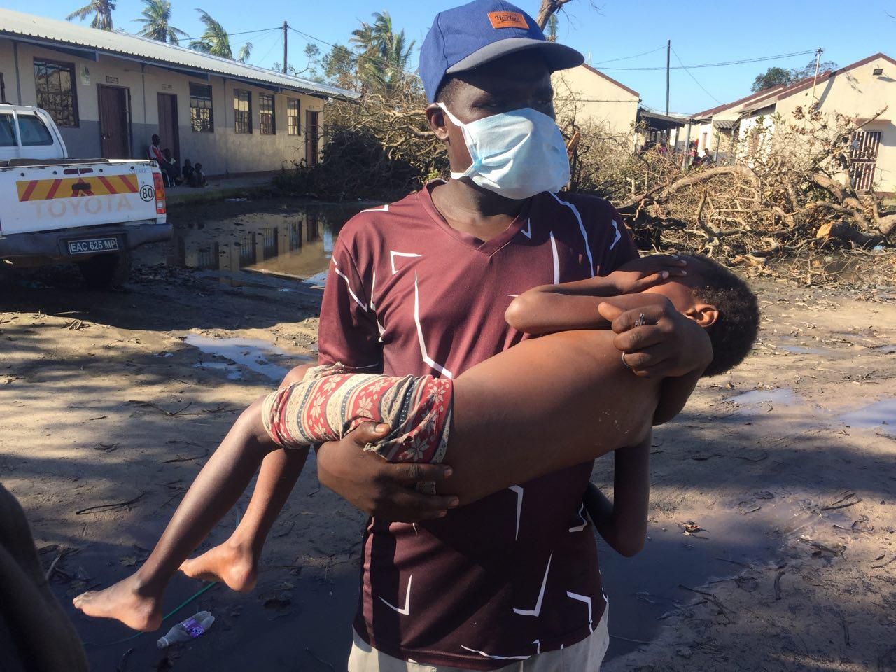 Health workers fight cholera with ‘gloves and paracetamol’ as outbreak threatens Beira