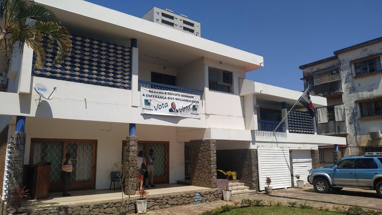 Mozambique Political Process Bulletin 83: Frelimo 71% landslide likely - Peace accord violated says Renamo