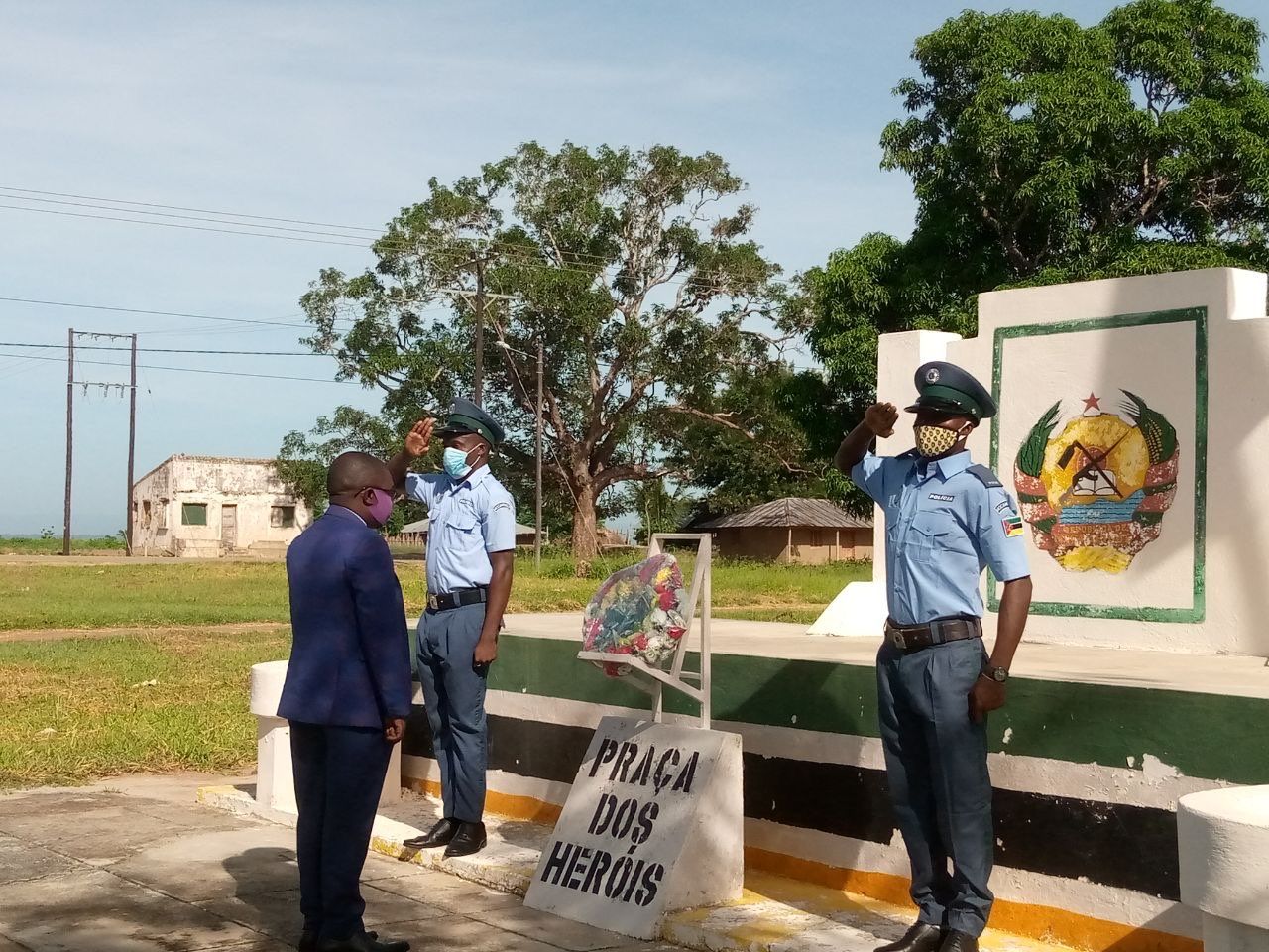 Military escort brings food supplies to desperate Palma