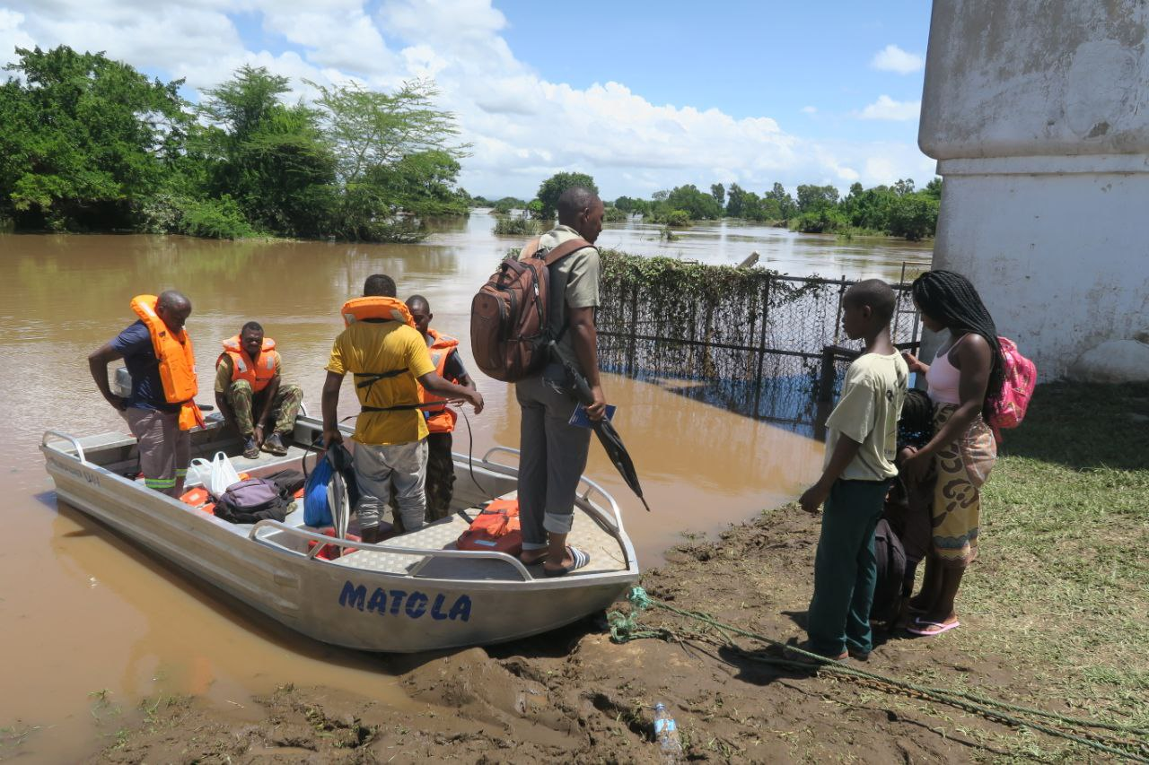 Lowlands on red alert as Mozambique flooding continues