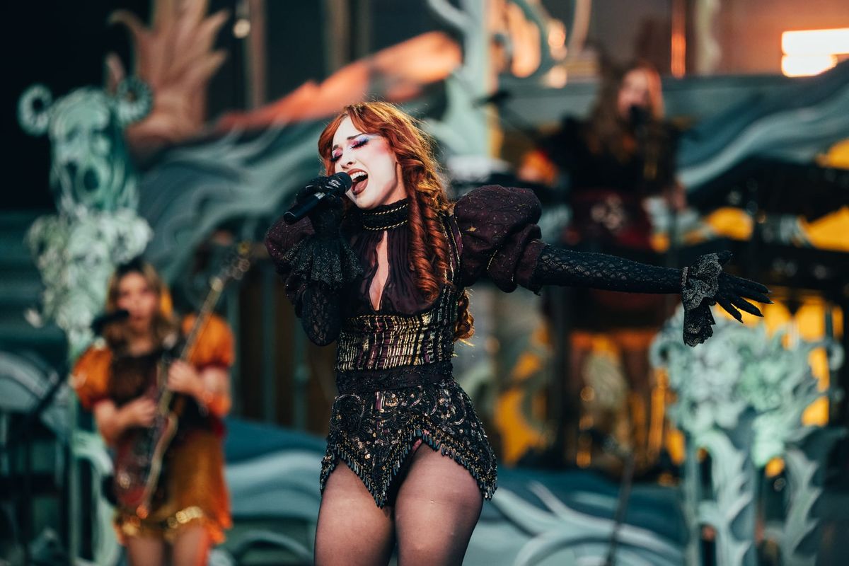 A metalhead goes to see Chappell Roan