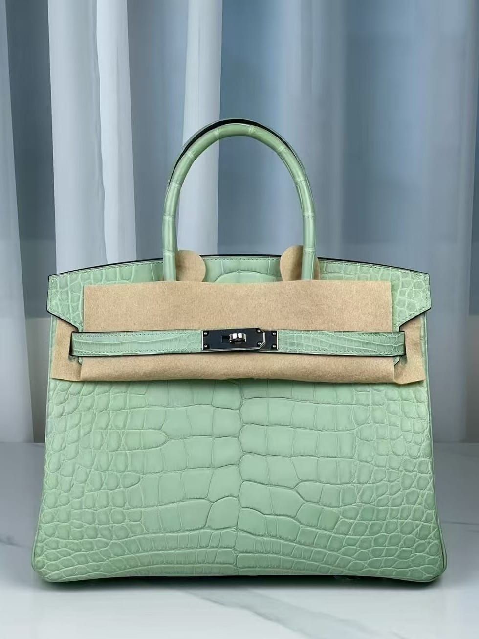 Hermès Birkin 30 Water Green（Vert d'eau） Matte Alligator Leather Handbag Palladium Hardware