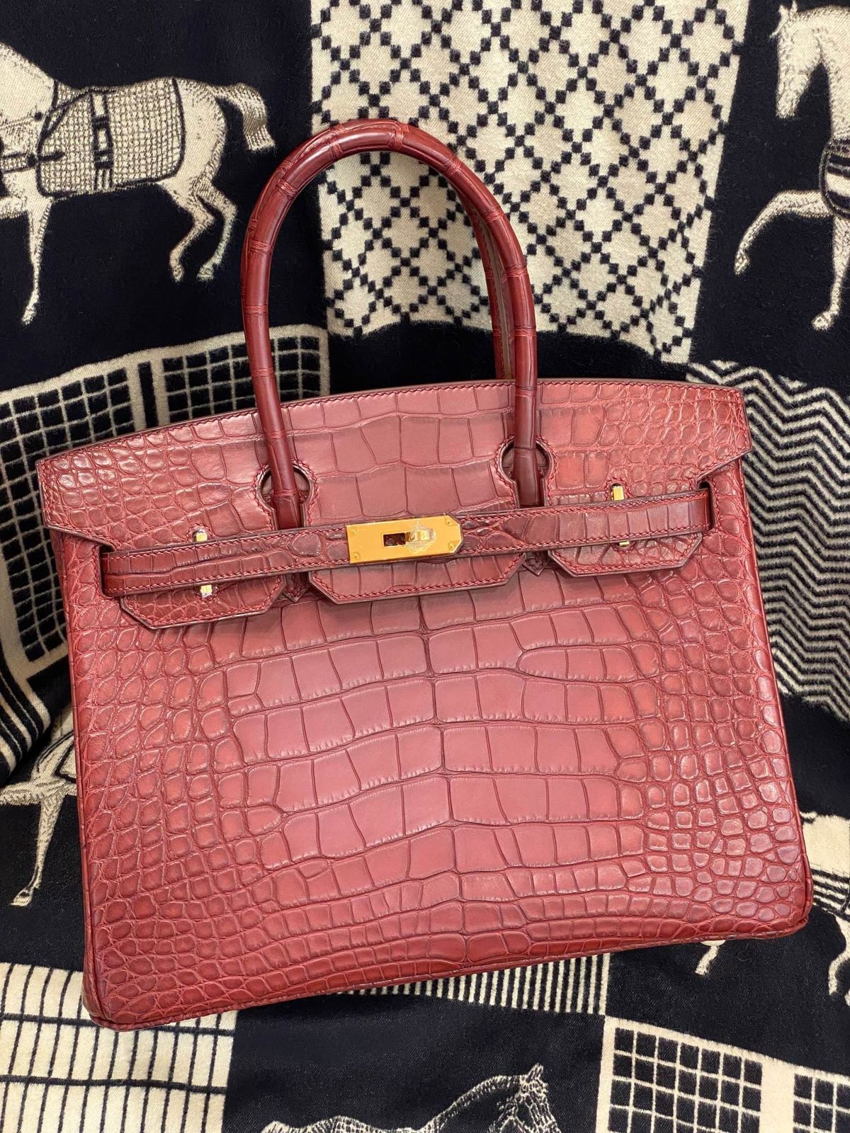 Hermès Birkin 30 Bordeaux Red Matte Alligator Leather Handbag Gold Hardware