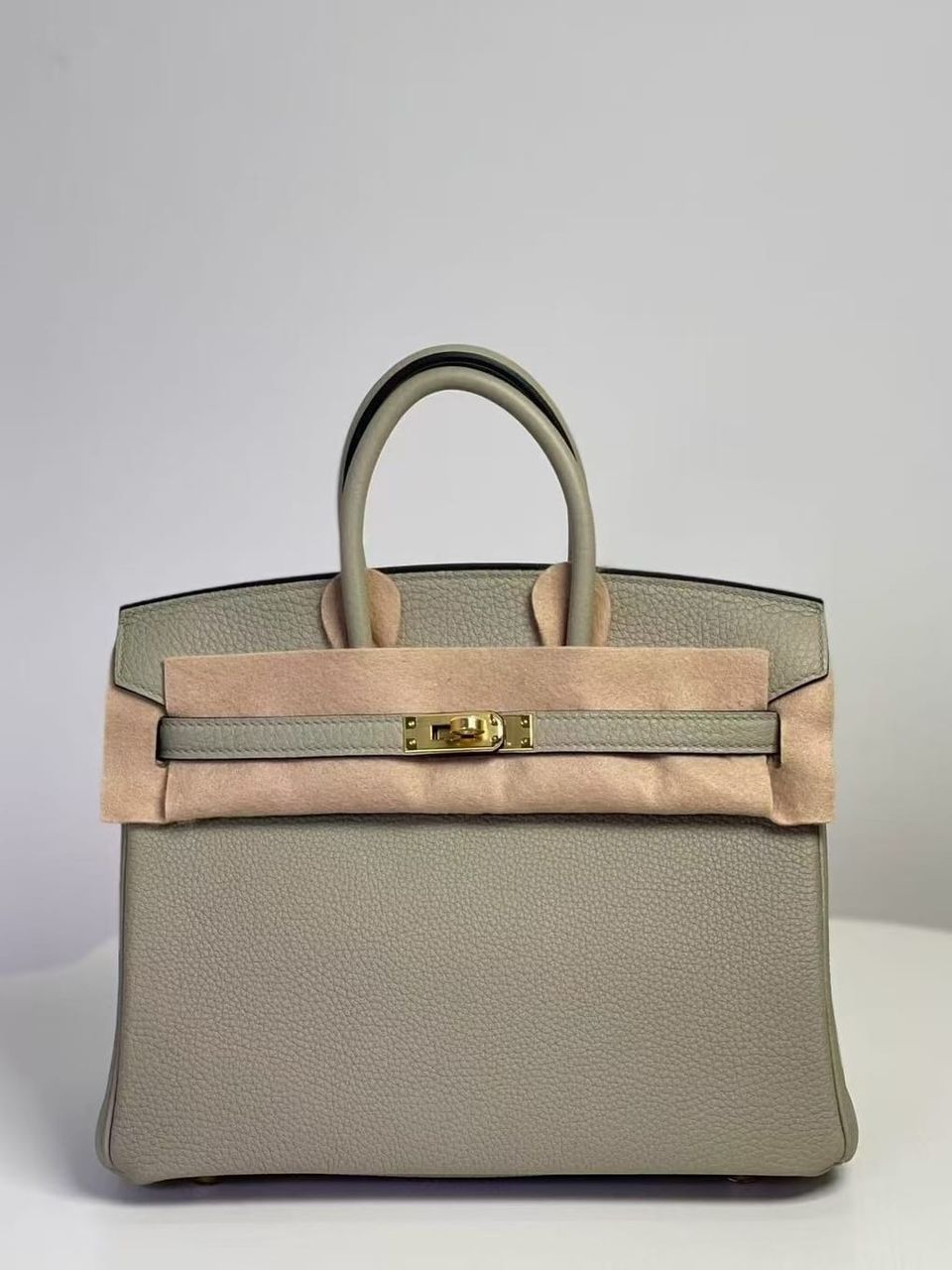 Hermès Birkin 25 Sage Green Togo Leather Handbag Gold Hardware