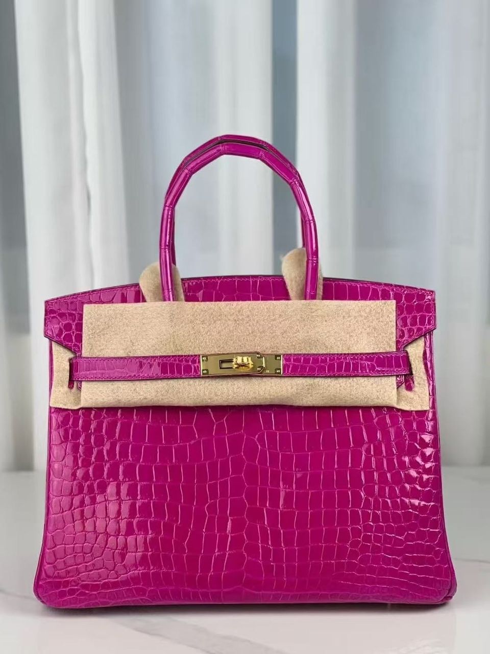 Hermès Birkin 30 Rose Scheherazade Shiny Porosus Crocodile Leather Handbag Gold Hardware