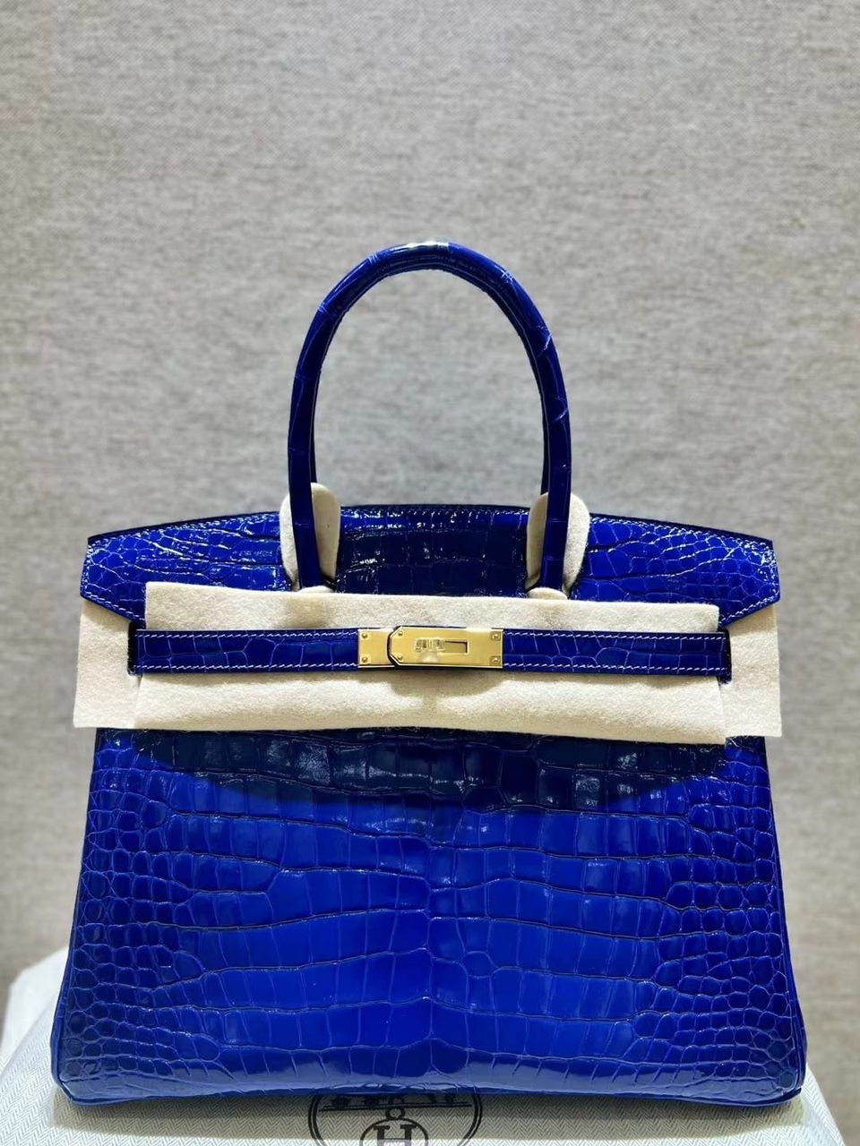 Hermès Birkin 30 Bleu Electric Shiny Porosus Crocodile Leather Handbag Gold Hardware
