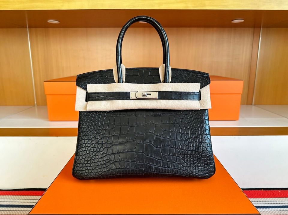 Hermès Birkin 30 Noir（Black）  Matte Alligator Leather Handbag Palladium Hardware
