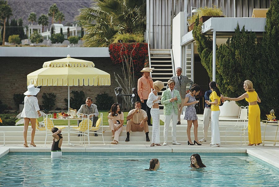 The Kaufmann Desert House, Palm Springs — Slim Aarons. Richard Neutra’s 1946 house, photographed in use.