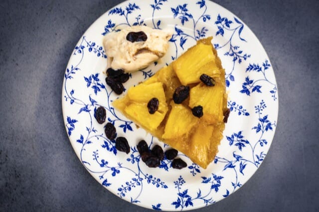 Cake renversé à l’ananas au barbecue