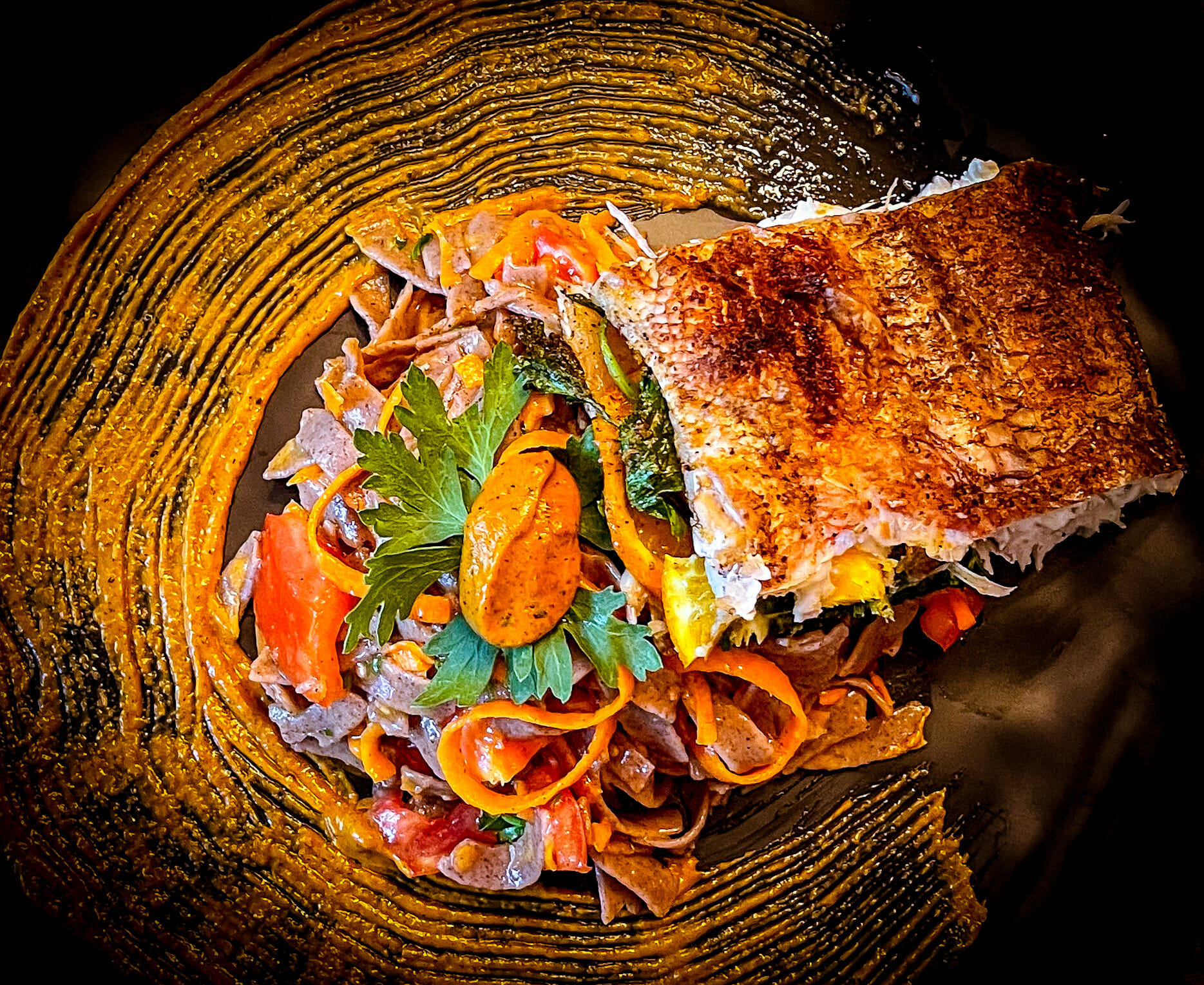 Fagri grillé sur planche, orange et gingembre, à la norvégienne.