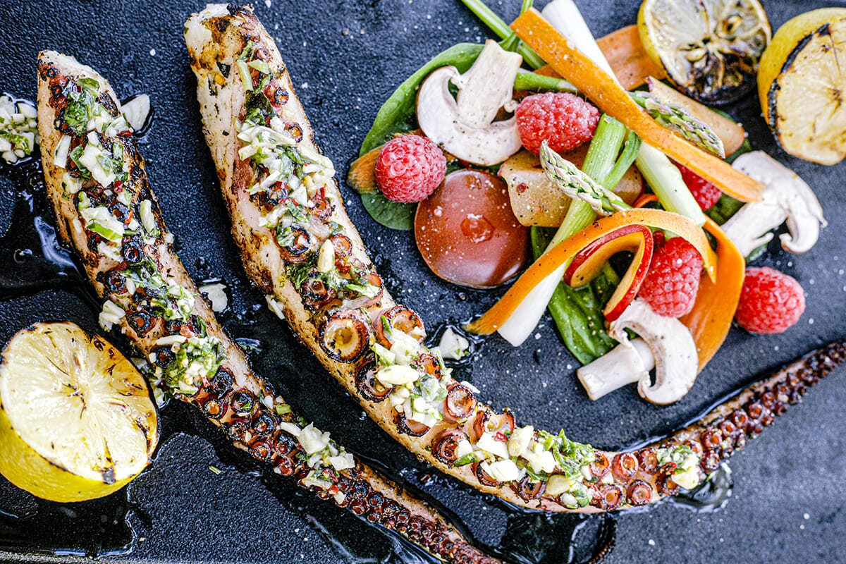 Poulpe grillé, huile pimentée