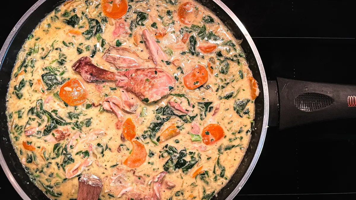 Soupe fumée au poulet BBQ, riz et Parmesan